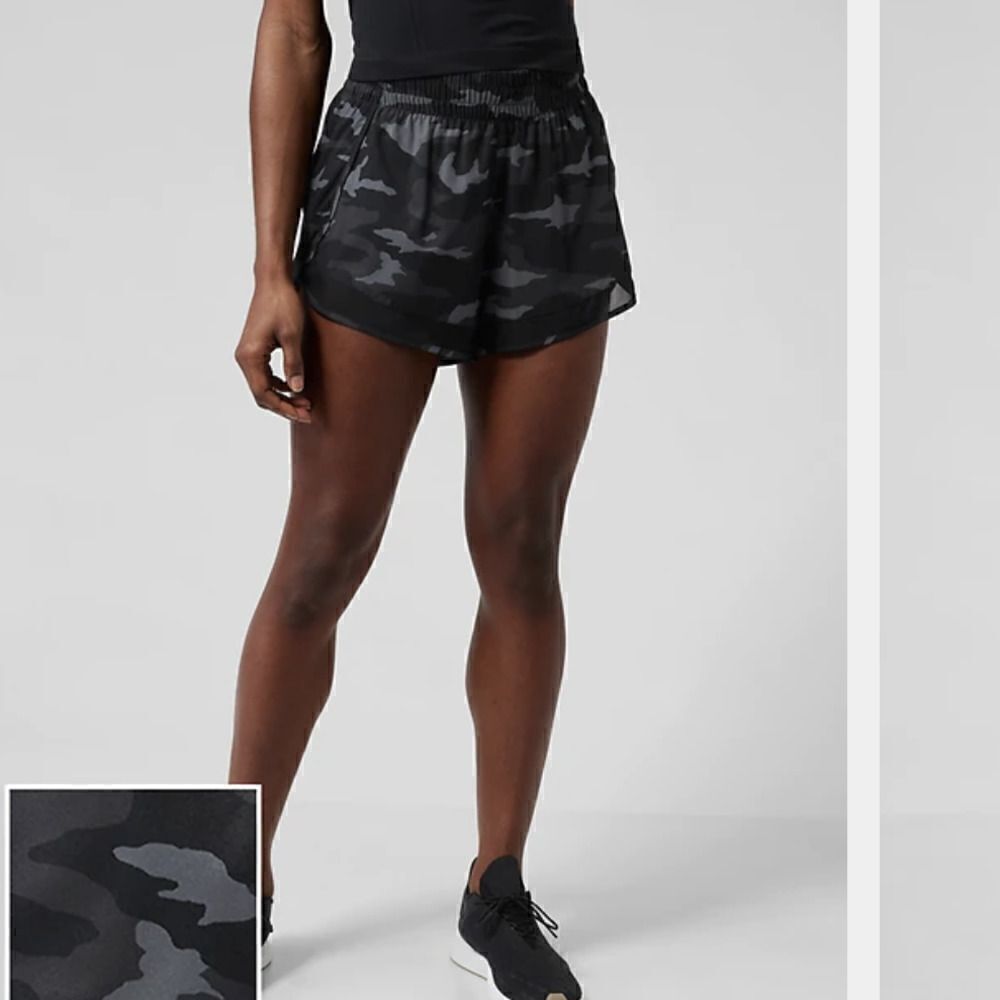 ATHLETA Mesh Racer Run Short in Black Camo Lux Size Small
